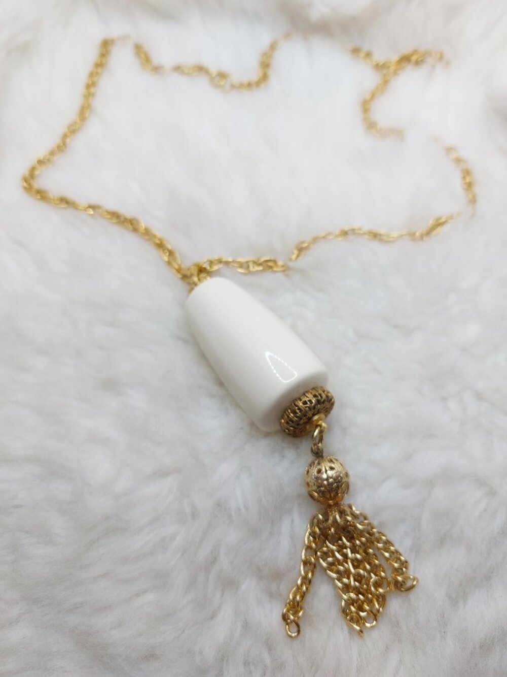 Vintage Signed Crown Trifari White Pendant Porcelain Pendant with Gold Necklace